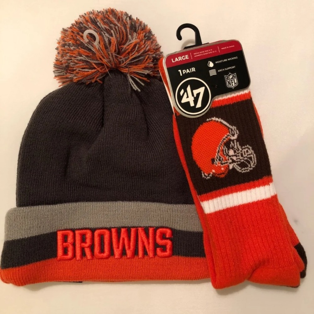 Cleveland Browns Xmas beanie / socks bundle NWT